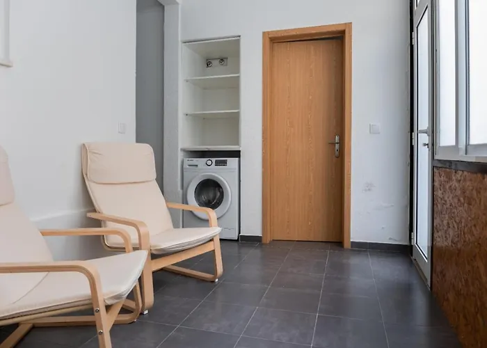 Entrecampos - Two Bedroom Apartment With Terrace